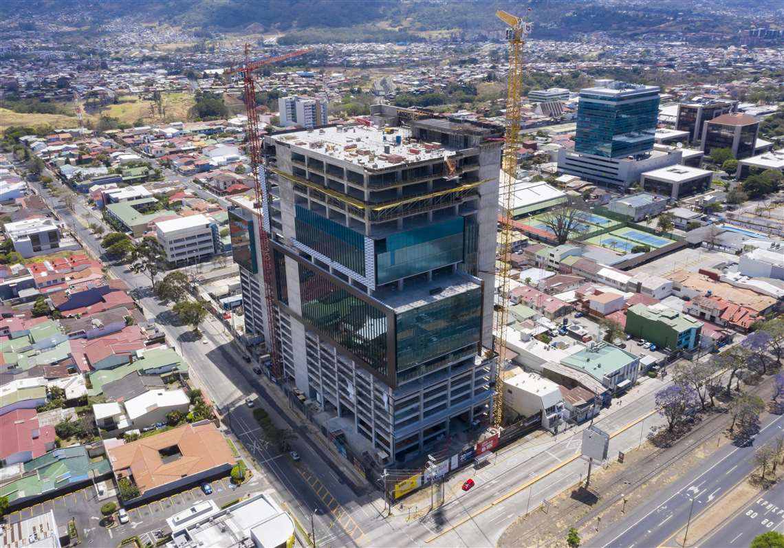 Potain MCT 205 and an MC 205 B helped build the Universal Tower in Costa Rica