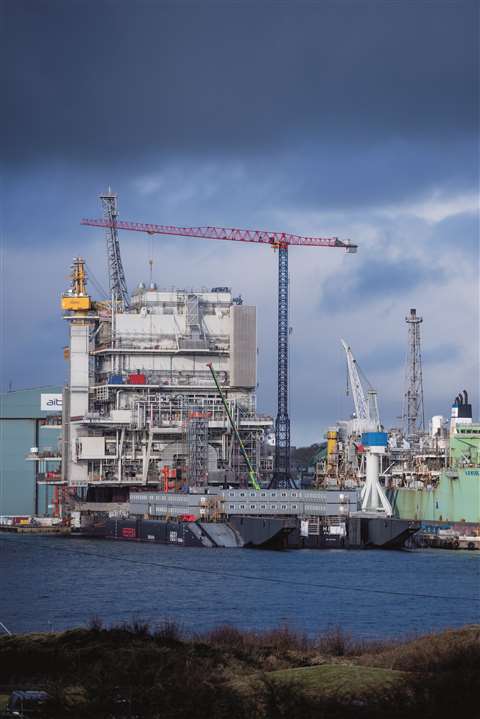 At more than 90 metres the Comansa 21LC1050 towers over the oil platform it helped to construct 
